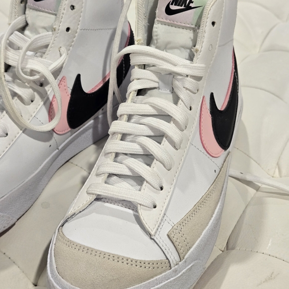Nike Blazers High-Top Sneakers - White, Pink, and Black sz 7 - Picture 3 of 16